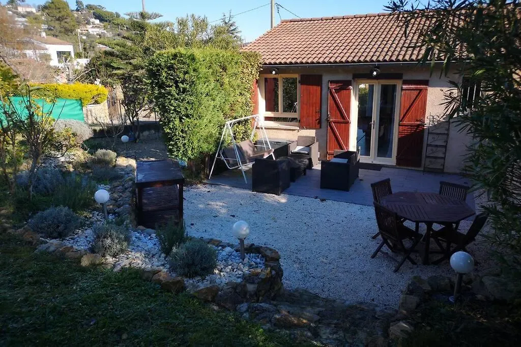 Holiday home Jolie Petite Maison De Charme Dans Quartier Boise Vallauris