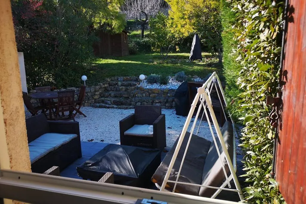 Holiday home Jolie Petite Maison De Charme Dans Quartier Boise Vallauris